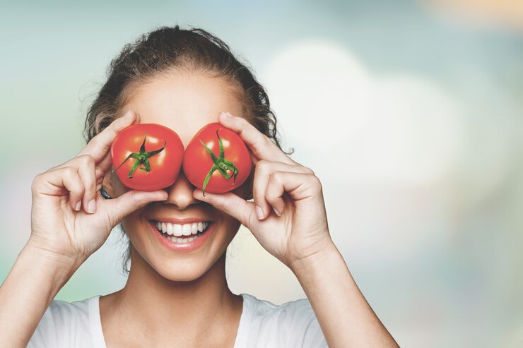 Can Applying Tomato On Face Daily Benefit Your Skin?